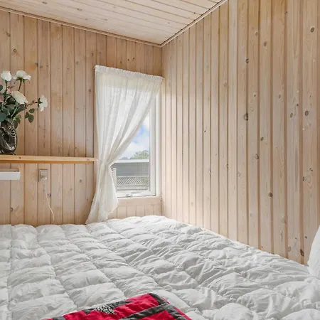 بيت للعطل 2 Bedroom Stunning In *