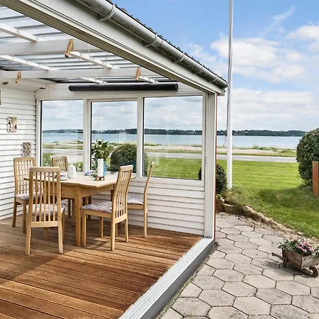 بيت للعطل 2 Bedroom Stunning In *