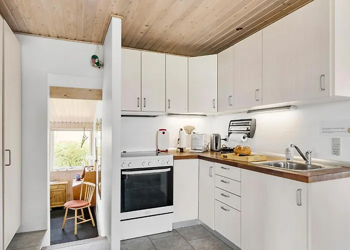 2 Bedroom Stunning In Дом отдыха Обенро