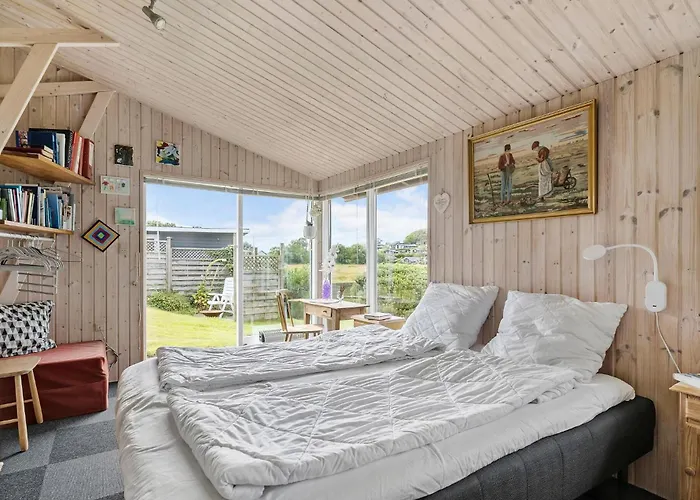 2 Bedroom Stunning In بيت للعطل أبينرا