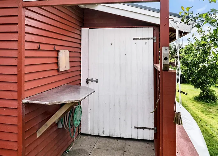 2 Bedroom Stunning In بيت للعطل أبينرا