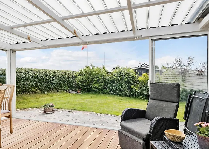 2 Bedroom Stunning In * Обенро