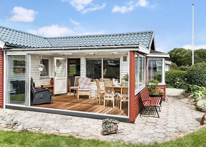 2 Bedroom Stunning In Дом отдыха Обенро